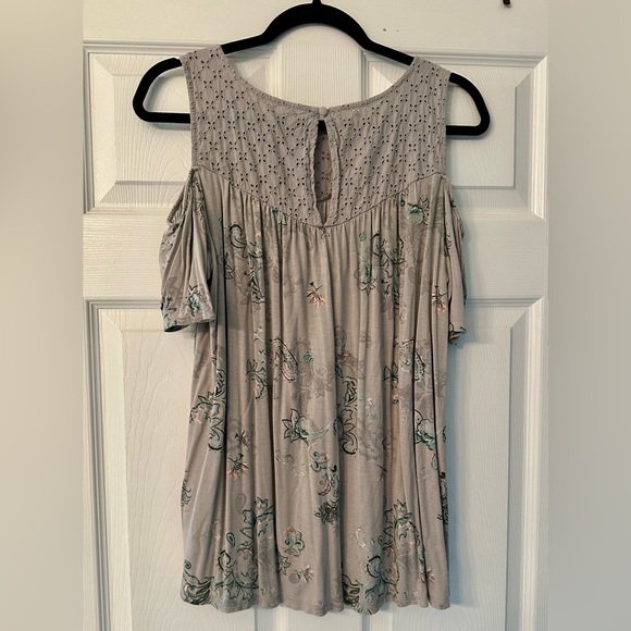 TORRID 0 0X XL Gray Supersoft Knit Floral Top Eyelet Accent R $39 - Picture 6 of 13